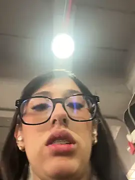 Snapshot of susi_chimm chatting on June 16, 1:03 pm susi chimm online show from June 16, 1:03 pm