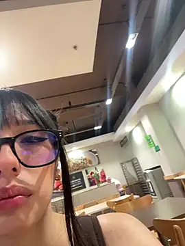 susi chimm online show from June 18, 3:27 pm