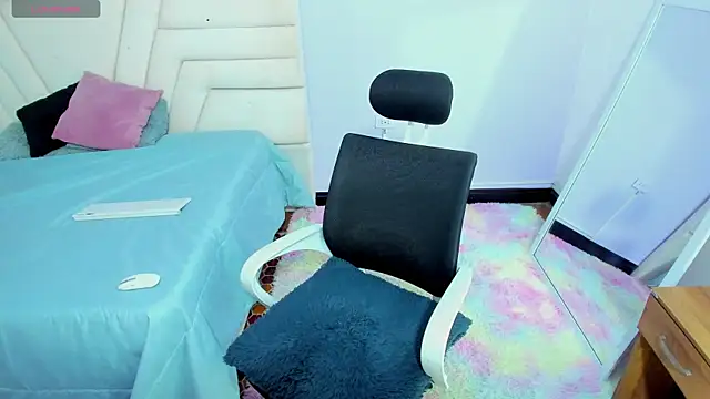 Red-april online show from February 25, 2:05 pm