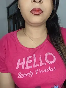 Snapshot of Shanaya-Hotty chatting on July 8, 8:35 pm Shanaya-Hotty online show from July 8, 8:35 pm