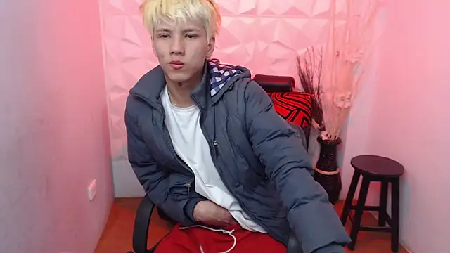 Snapshot of Stich_23 chatting on June 26, 5:23 am Stich 23 online show from June 26, 5:23 am