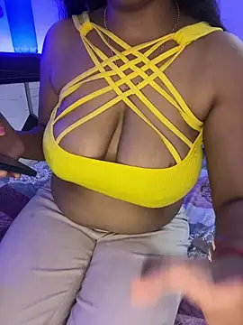 Snapshot of Queenlipx chatting on April 7, 5:57 pm Queenlipx online show from April 7, 5:57 pm