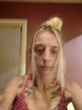 blonde bunny977 online show from August 8, 1:41 am