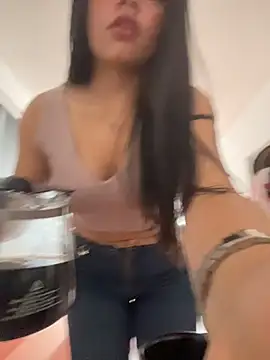 Snapshot of celeste_z chatting on May 9, 12:43 pm celeste z online show from May 9, 12:43 pm