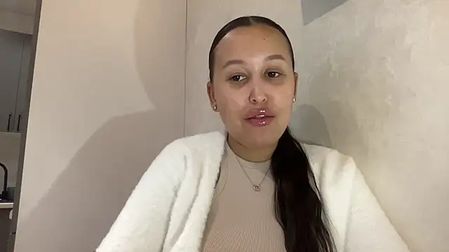 Dana 005 online show from May 2, 9:42 pm