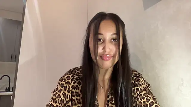 Dana 005 online show from June 11, 10:30 pm
