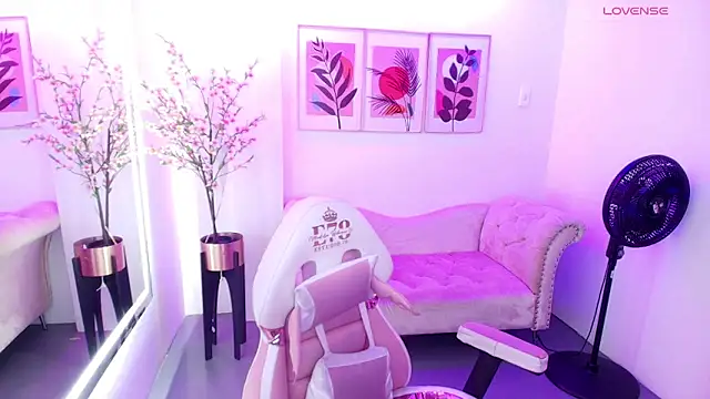 Snapshot of Chloe_meoww chatting on May 27, 12:13 pm Chloe meoww online show from May 27, 12:13 pm
