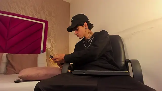 Dominic Foxx online show from March 3, 12:22 pm