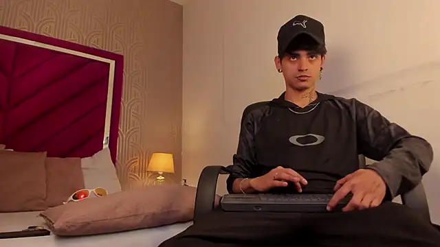 Dominic Foxx online show from March 9, 2:10 pm