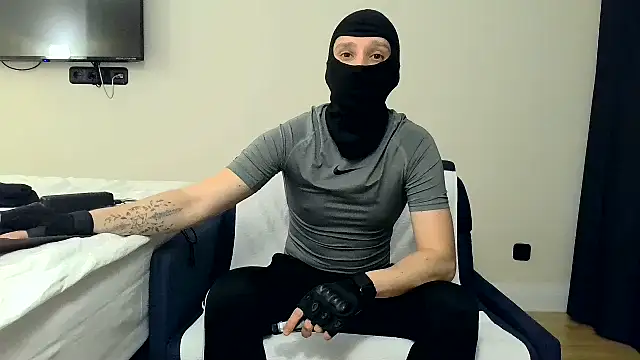 RyanRubber online show from April 12, 8:03 pm