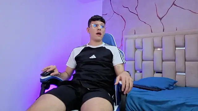 IanBlake  online show from March 6, 9:00 pm