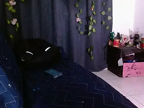 powderblu69 online show from May 13, 7:33 pm