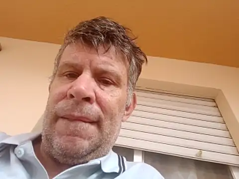 stud2512 online show from June 18, 6:13 am
