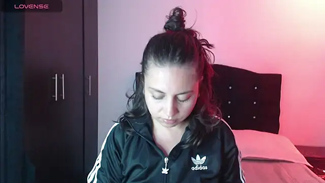 Ana  arms online show from May 4, 4:58 pm