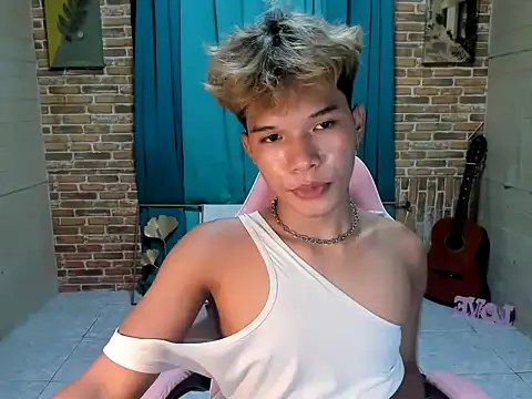 Snapshot of Nick_cummer12 chatting on June 12, 8:46 am Nick cummer12 online show from June 12, 8:46 am
