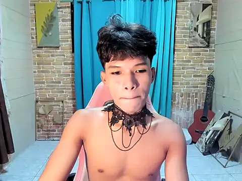 Snapshot of Nick_cummer12 chatting on July 21, 7:00 am Nick cummer12 online show from July 21, 7:00 am