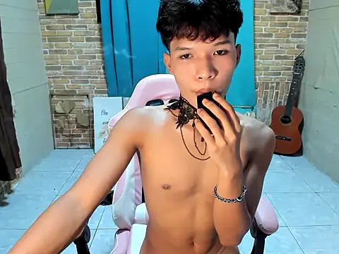 Snapshot of Nick_cummer12 chatting on July 22, 2:09 pm Nick cummer12 online show from July 22, 2:09 pm