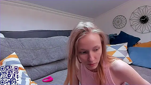 Snapshot of EliteEross chatting on July 10, 2:08 pm EliteEross online show from July 10, 2:08 pm