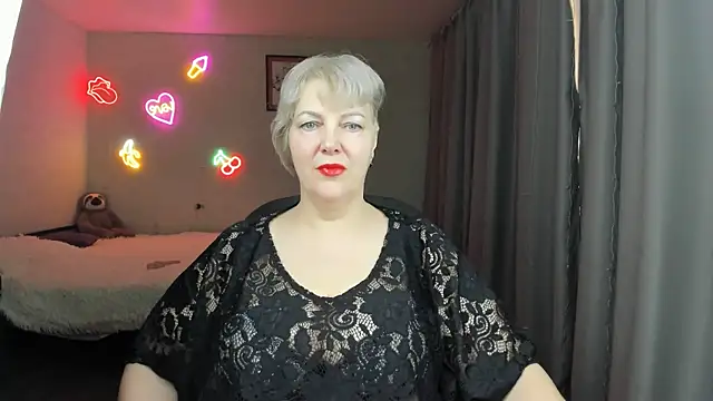 Mary-Leee online show from May 4, 3:08 pm