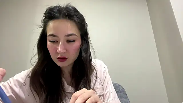 AleciaGeidner online show from February 24, 3:54 pm