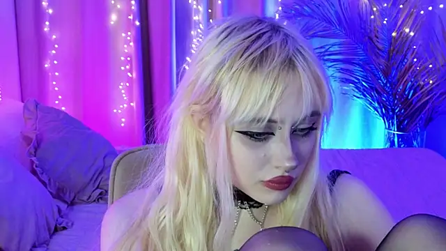 rraffaellka online show from June 18, 9:41 pm