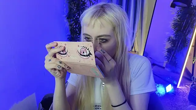 rraffaellka online show from July 30, 9:36 pm
