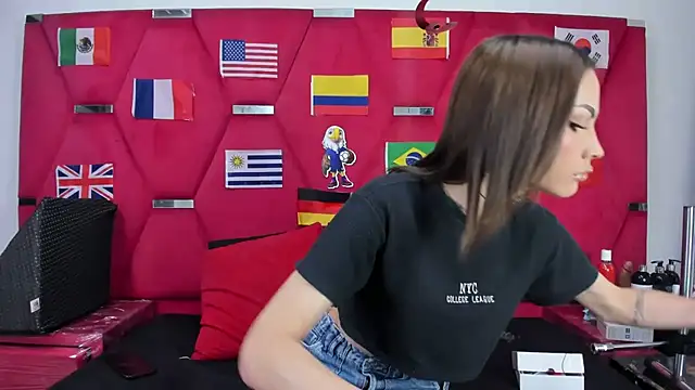 Alicee Grey online show from July 6, 1:52 pm