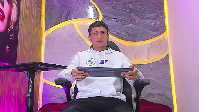 Matheus Ic  online show from March 23, 10:25 pm