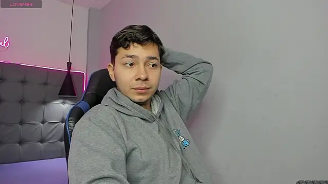 Julian Smith21 online show from February 27, 12:27 pm