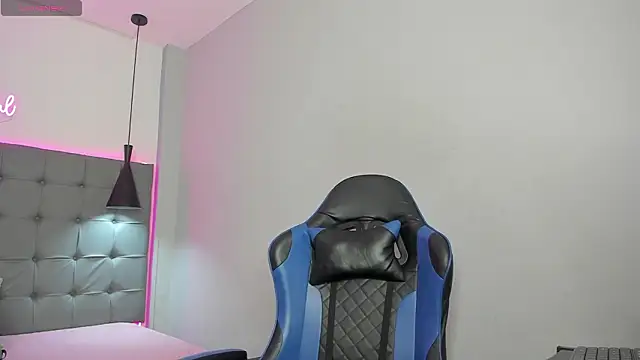 Julian Smith21 online show from March 13, 12:45 pm