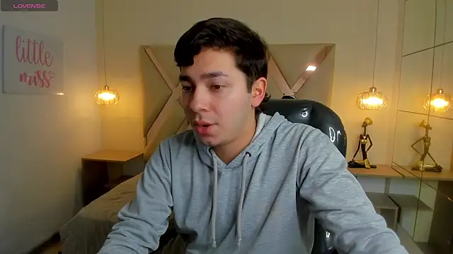 Julian Smith21 online show from March 15, 3:40 pm