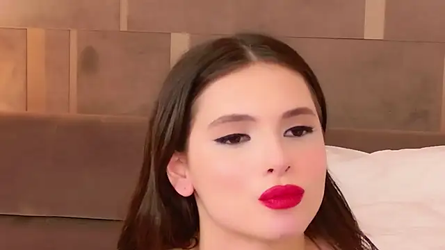 GIGI DAVS online show from May 29, 10:02 am