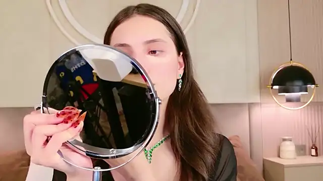 GIGI DAVS online show from June 17, 8:43 pm