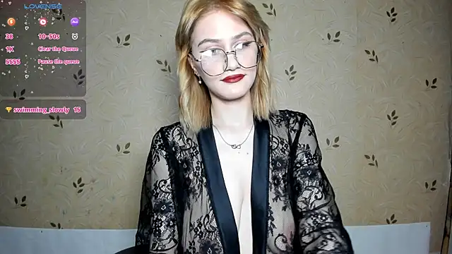 NicoleDaviss online show from June 19, 7:17 pm