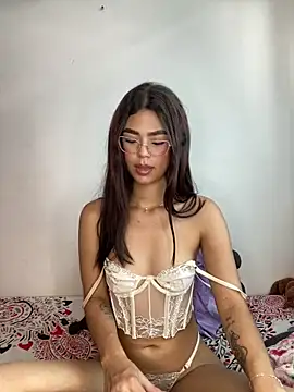 Snapshot of Nixieblaze chatting on April 3, 8:29 pm Nixieblaze online show from April 3, 8:29 pm