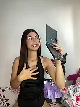 Snapshot of Nixieblaze chatting on April 8, 5:35 pm Nixieblaze online show from April 8, 5:35 pm