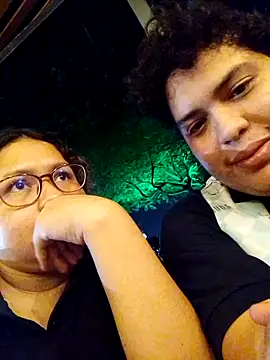 Snapshot of DUOAMOR chatting on April 18, 4:05 am DUOAMOR online show from April 18, 4:05 am