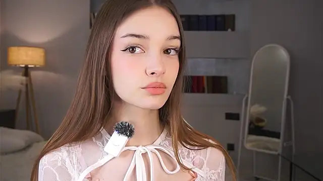 JodiAwyie online show from March 8, 5:28 pm