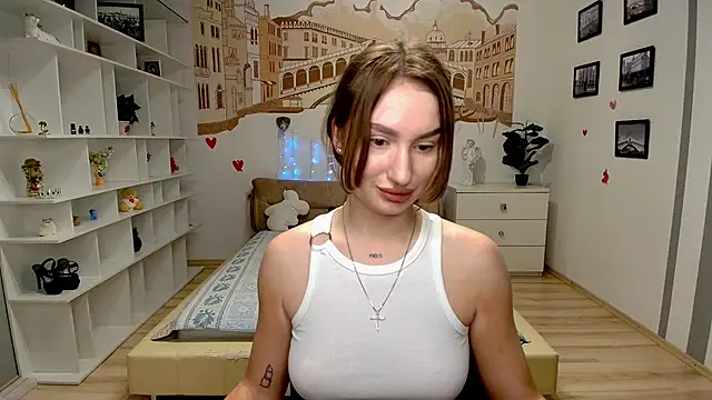 AlicaFoxis online show from April 21, 5:50 pm