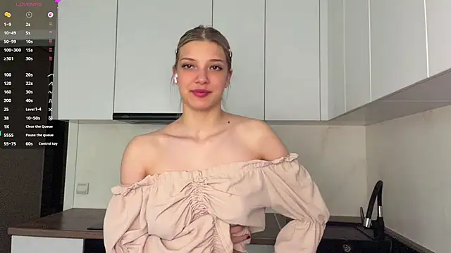 Carolini i online show from June 5, 4:13 pm