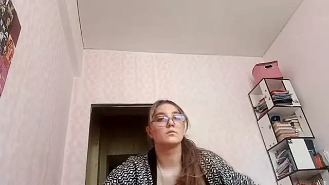JanineThielman online show from April 8, 9:09 am