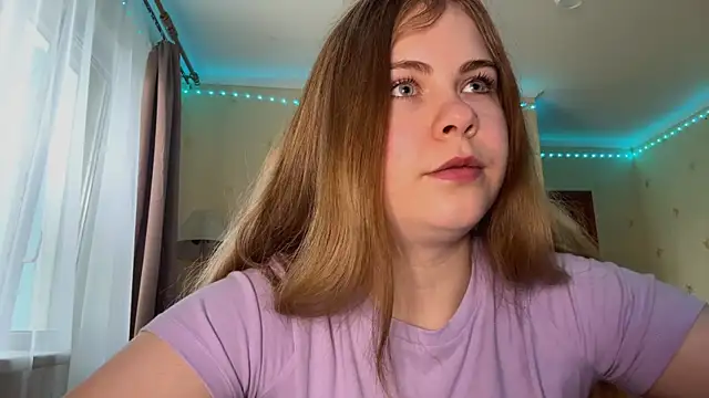 Snapshot of Amy_Maev chatting on June 14, 12:18 pm Amy Maev online show from June 14, 12:18 pm
