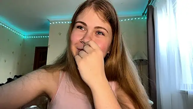 Snapshot of Amy_Maev chatting on June 17, 12:29 pm Amy Maev online show from June 17, 12:29 pm
