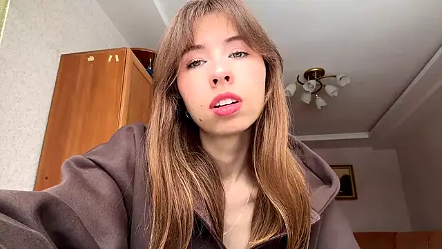 SerenaHawthorne online show from March 7, 7:27 am