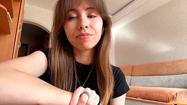 SerenaHawthorne online show from March 17, 9:45 am