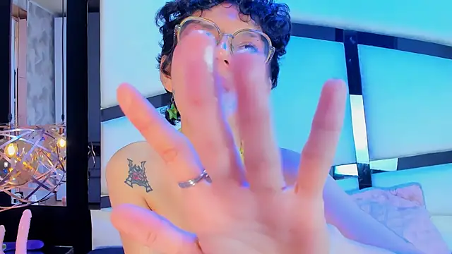 Calioperoux online show from March 5, 10:28 pm