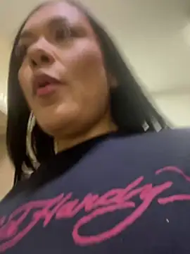 Tiffanyy Lam online show from February 25, 9:35 pm