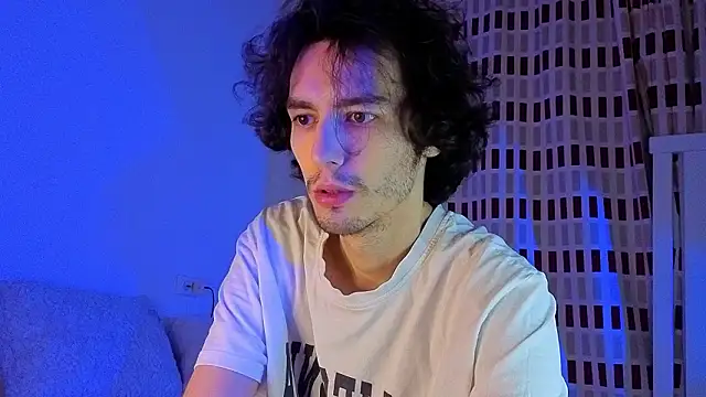 crybae online show from March 17, 9:07 pm