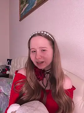 cutefoxieee online show from May 17, 7:10 pm