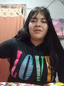 Orianamzn21 online show from July 31, 1:27 am